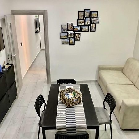 Apartamento Nel Cuore Di Napoli Exterior foto