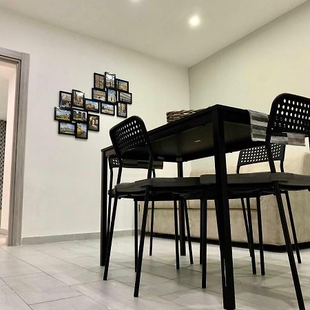 Apartamento Nel Cuore Di Napoli Exterior foto