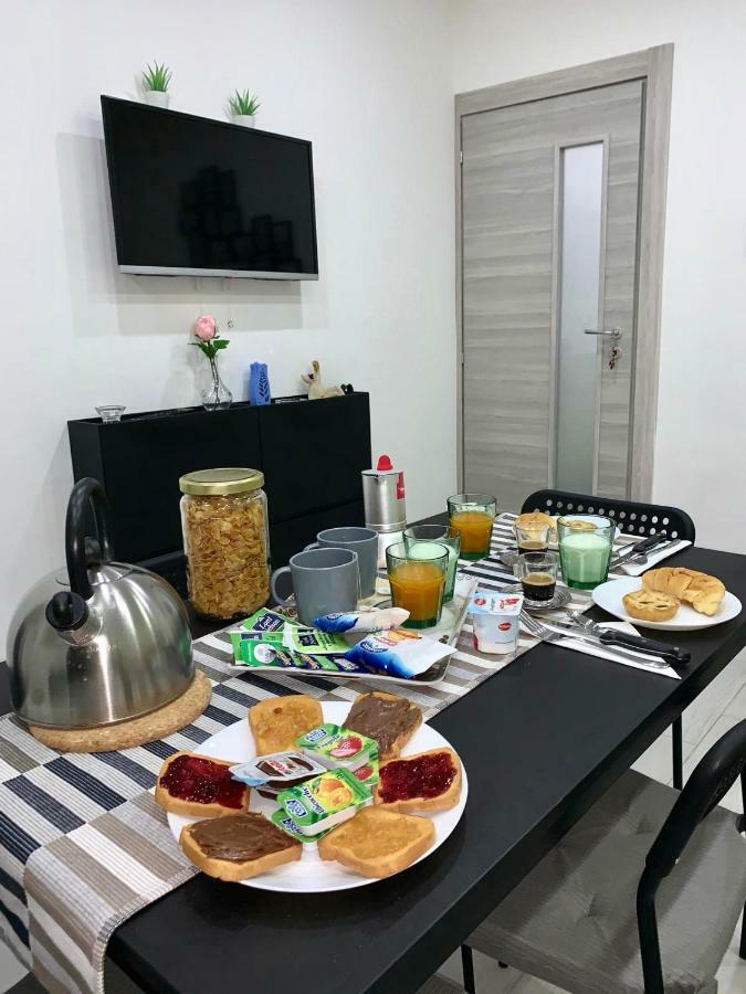 Apartamento Nel Cuore Di Napoli Exterior foto